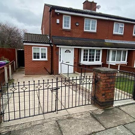 Villa 2 Bed House Sleeps 4-5 Liverpool Exterior foto