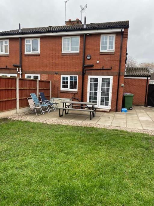 Villa 2 Bed House Sleeps 4-5 Liverpool Exterior foto
